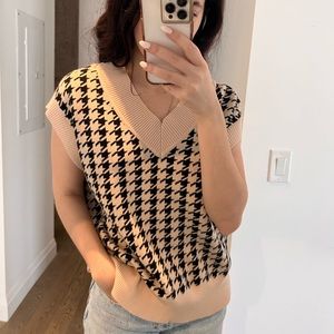 Houndstooth sweater vest casual layering top in neutral and black